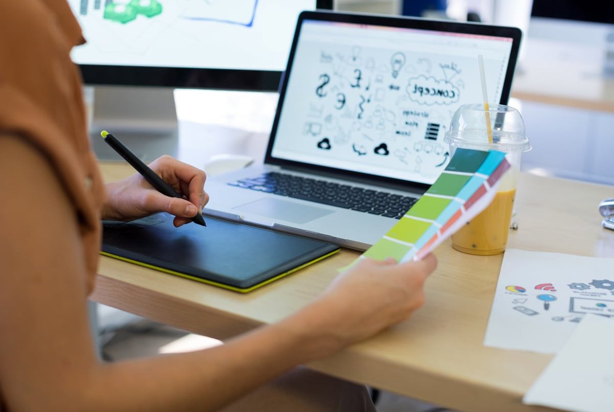 How to Design a Cleaning Service Flyer That Gets Clients